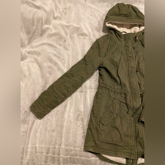 Winter jacket! - Picture 8 of 8